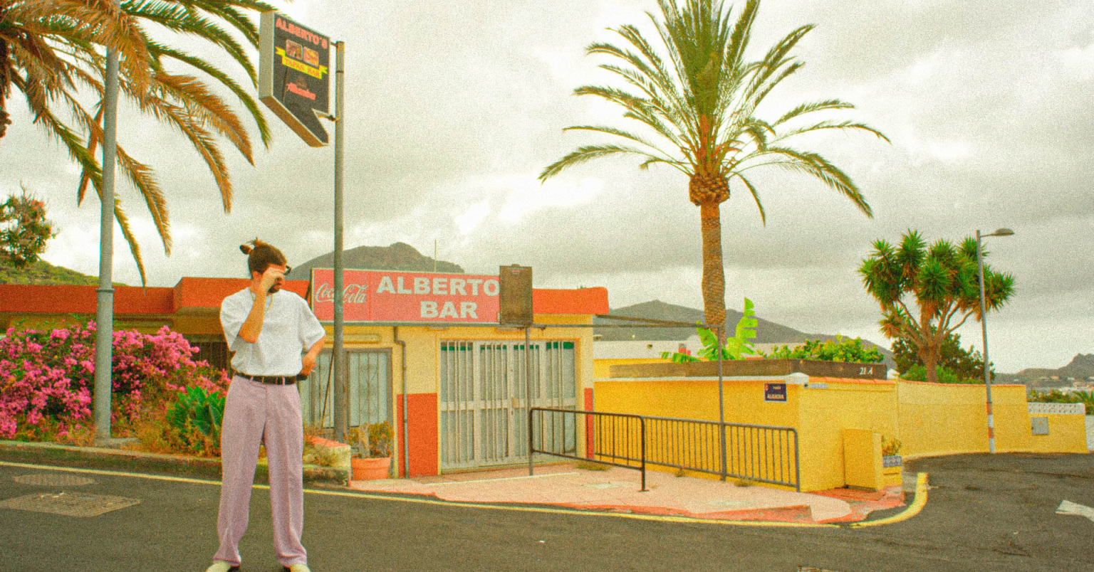 Extrait du clip du titre "Gwendolina" de nassim, tourné aux Îles Canaries, par Kilian Boucheret (Bekar, S. Pri Noir, Still Fresh…).