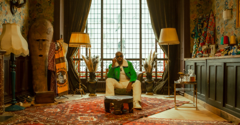 James BKS, artiste signé chez Grown Kid, structure adhérente du Réseau MAP