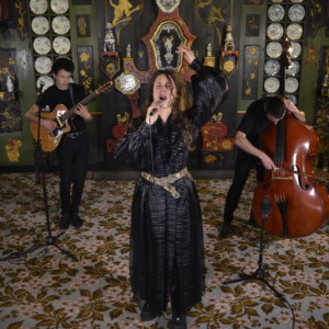 Dafné Kritharas × MVH